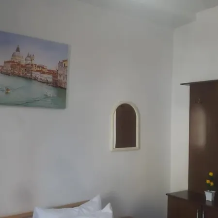 Split Rock Hostel Tirana