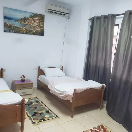 Hostel Split Rock Tirana