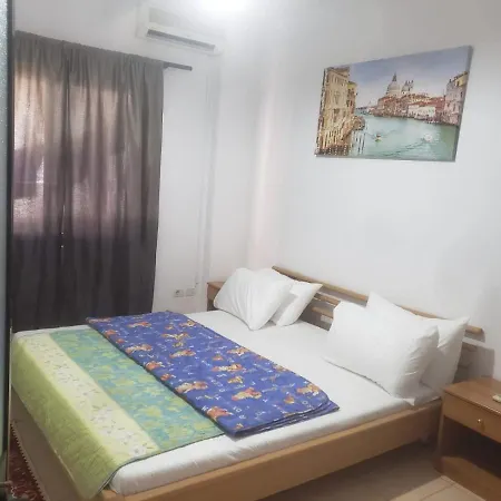 Split Rock Hostel Tirana
