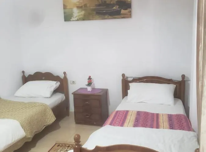 Split Rock ホステル ティラナ