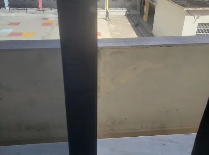 Vandrerhjem Split Rock Tirana