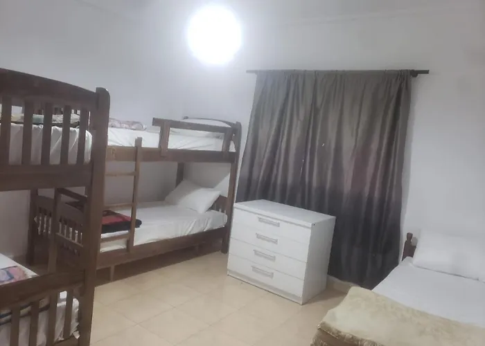 Split Rock ホステル *