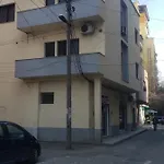 Split Rock * تيرانا