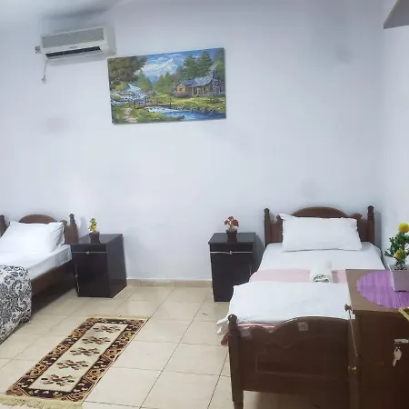 Split Rock Hostel