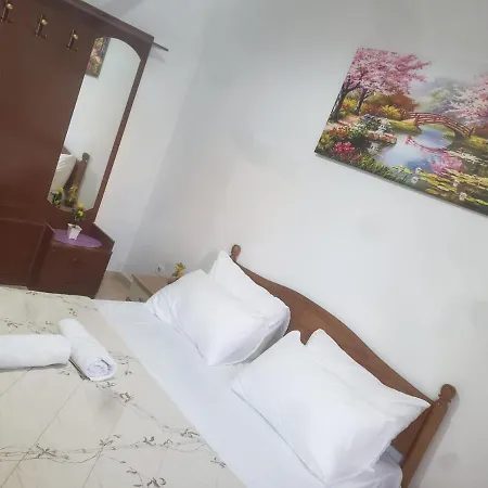 Split Rock Hostel