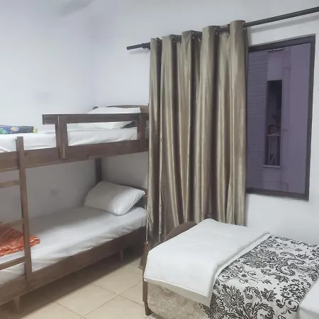 Auberge de jeunesse Split Rock Tirana