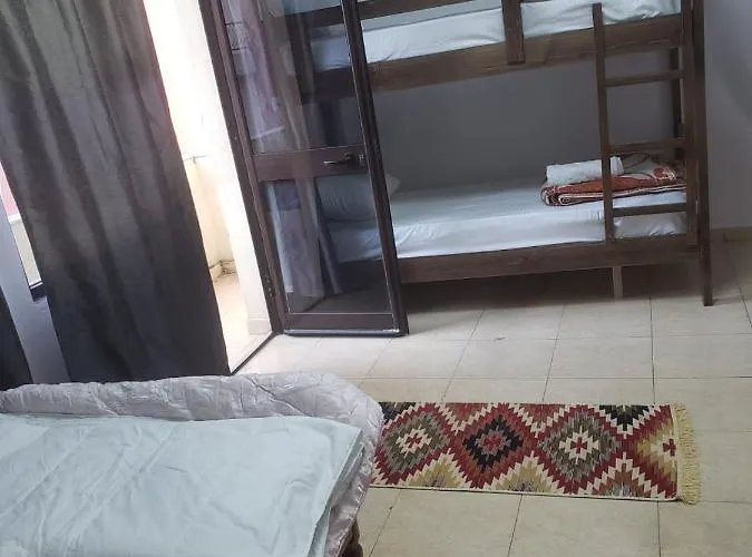 Hostel Split Rock Tiran