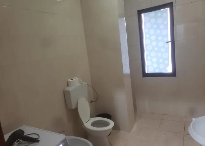 Split Rock * تيرانا