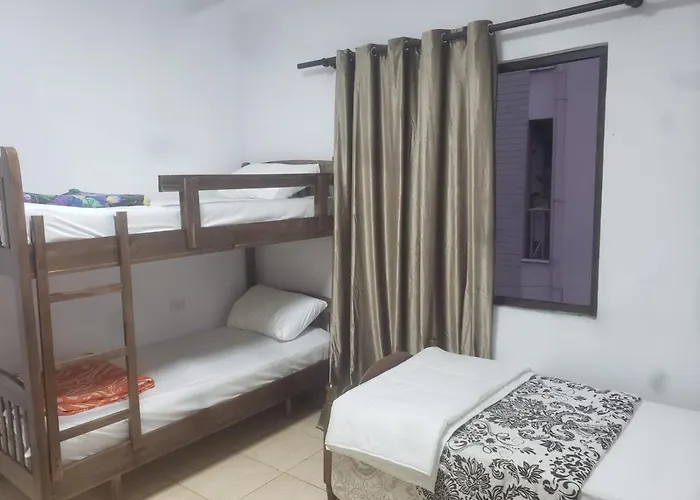 Hostel Split Rock Tiran